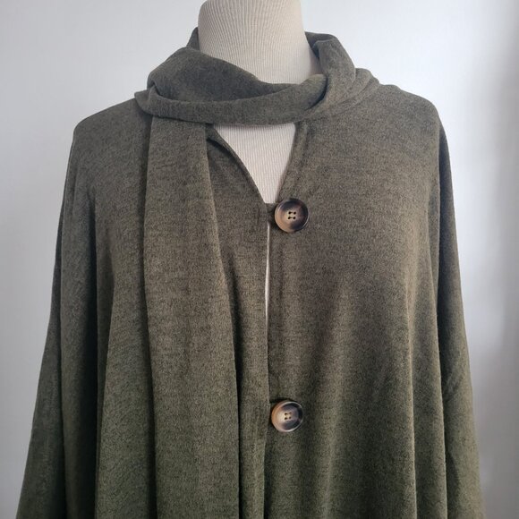 Dear Scarlett Green Knit Poncho Wrap Cape Cardigan (Size: One Size) - Picture 11 of 15